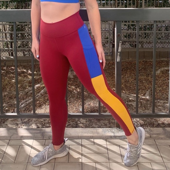 Fabletics On The Go PowerHold High Waisted Legging Pockets Colorblock SZ Medium - Picture 11 of 12